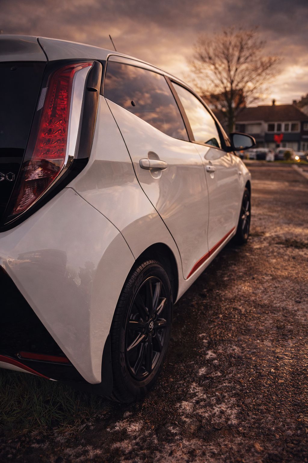 Detailed car showcase 1