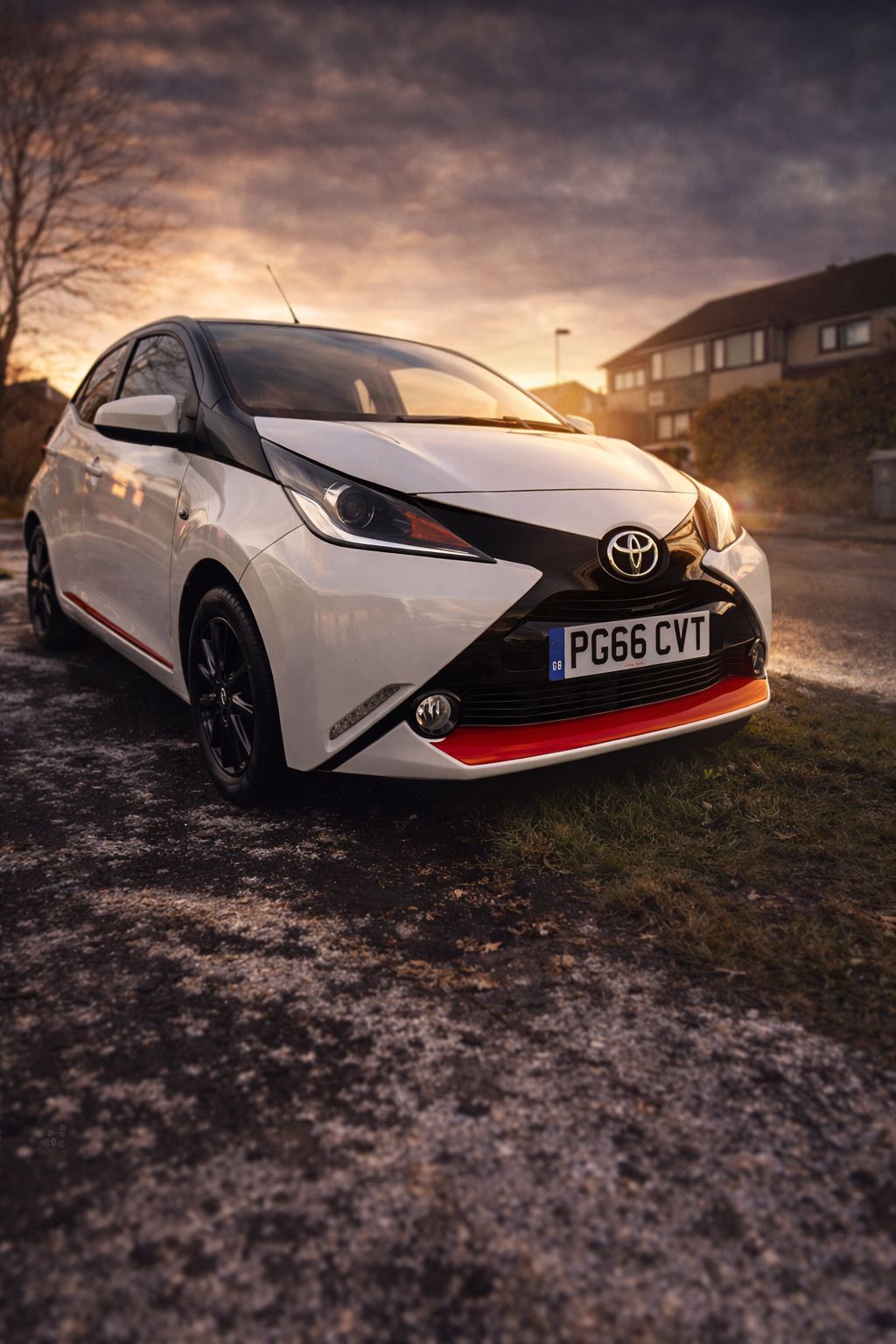 Detailed car showcase 4